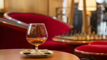 Déjeuner et dßner servis sur place, spécialités Cuisine française