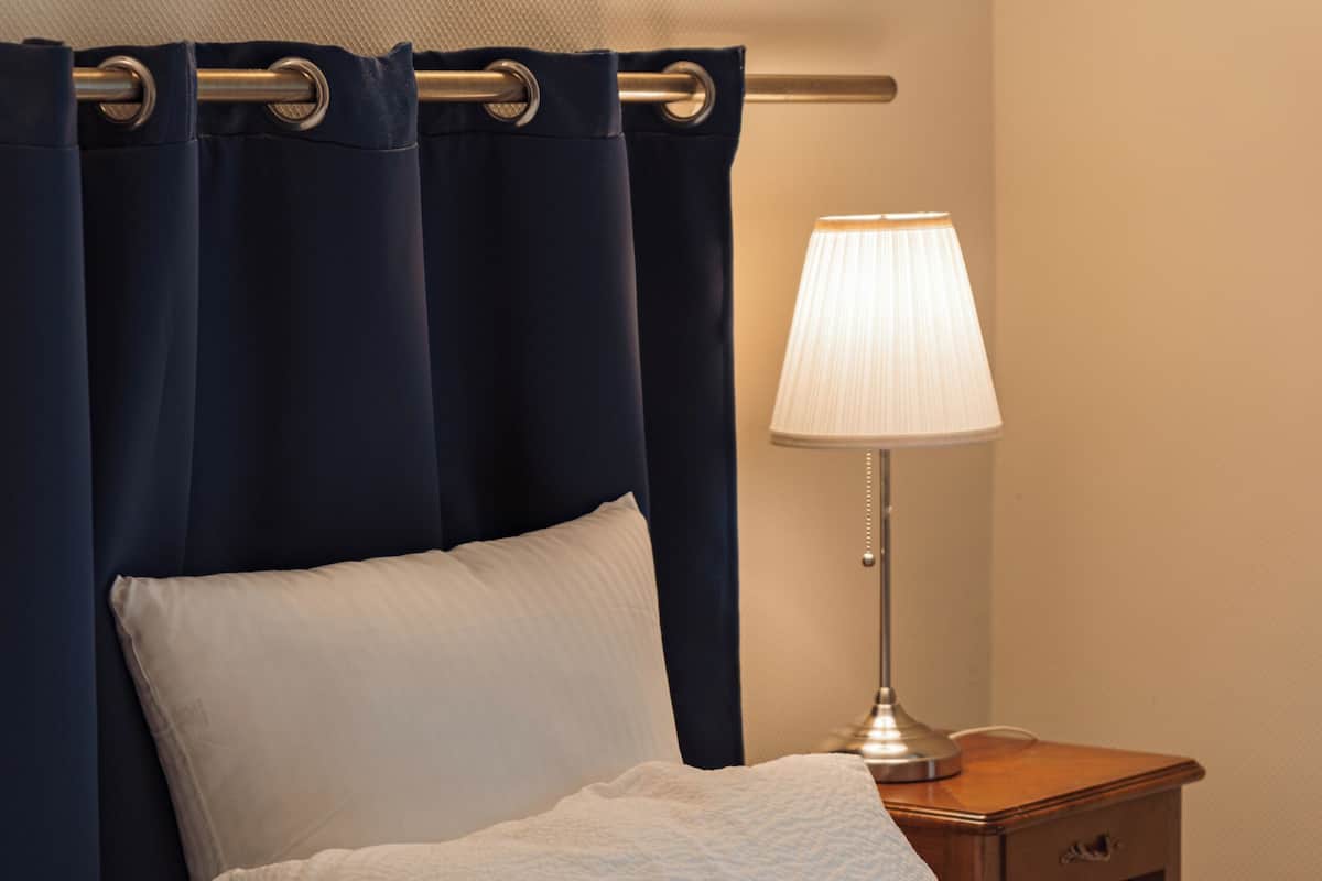 Escrivaninha, Wi-Fi de cortesia, roupa de cama