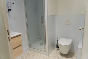 Familienzimmer | Badezimmer | Haartrockner, Handtücher