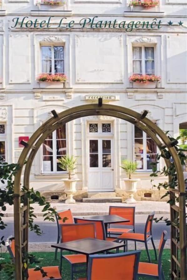 Exterior - Brit Hotel Chinon le Lion d'Or (Chinon)
