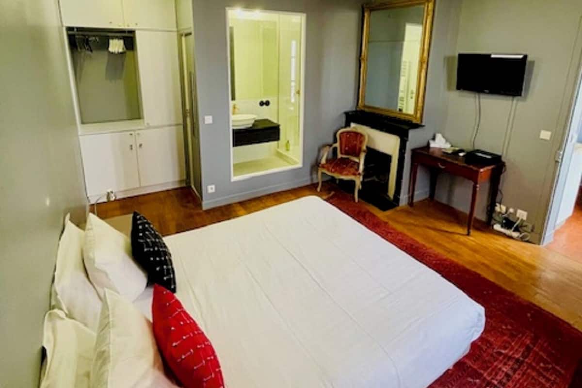 1 bedroom, premium bedding, in-room safe, individually decorated