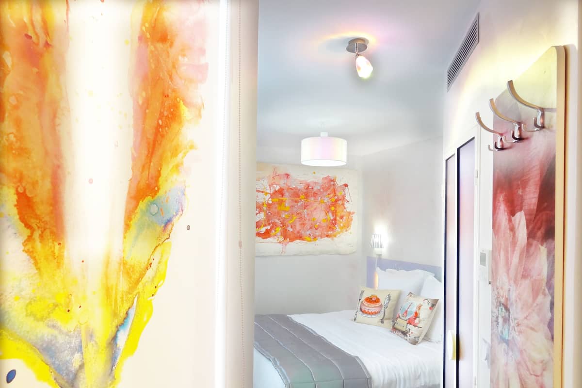 1 bedroom, premium bedding, in-room safe, individually decorated