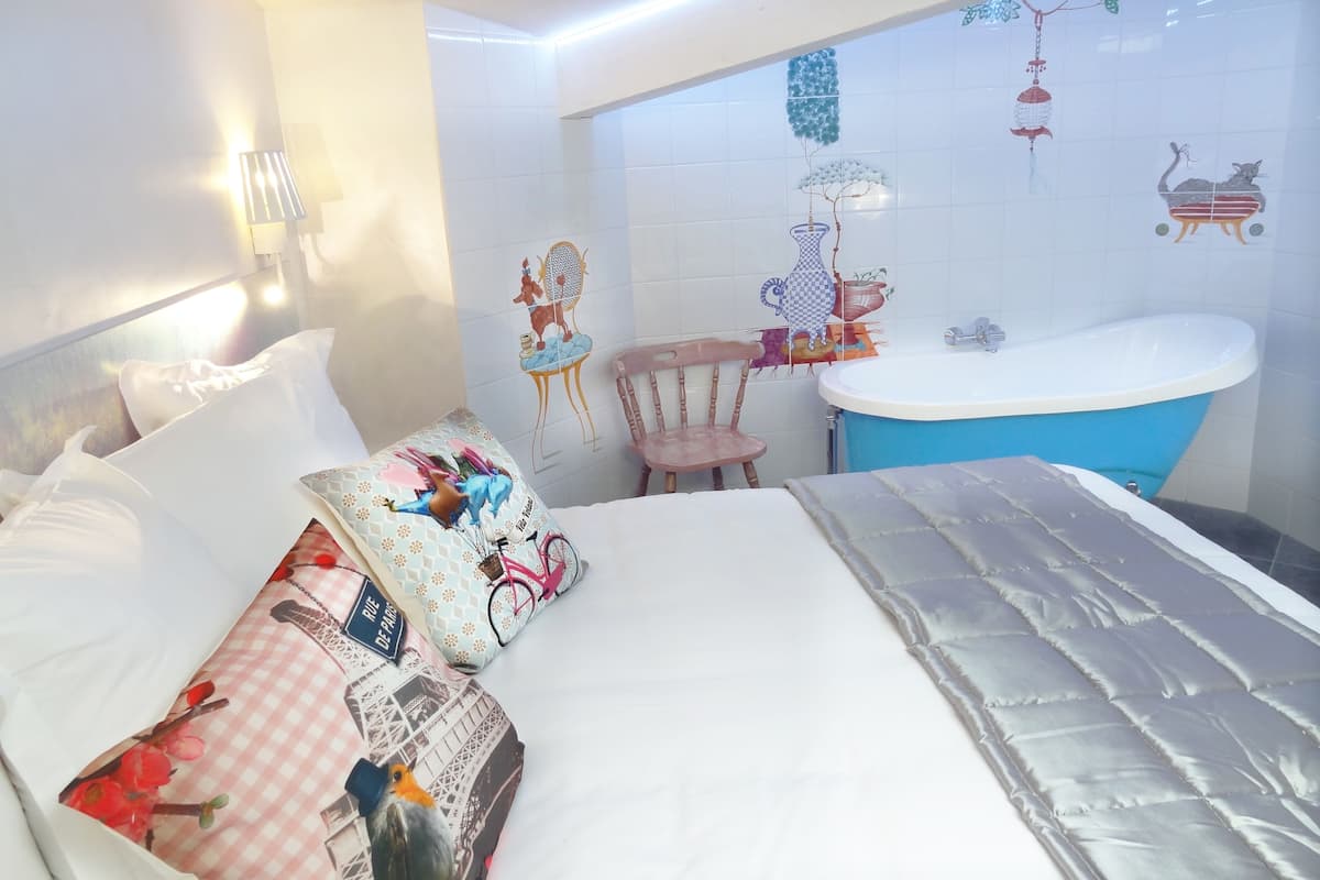 1 bedroom, premium bedding, in-room safe, individually decorated