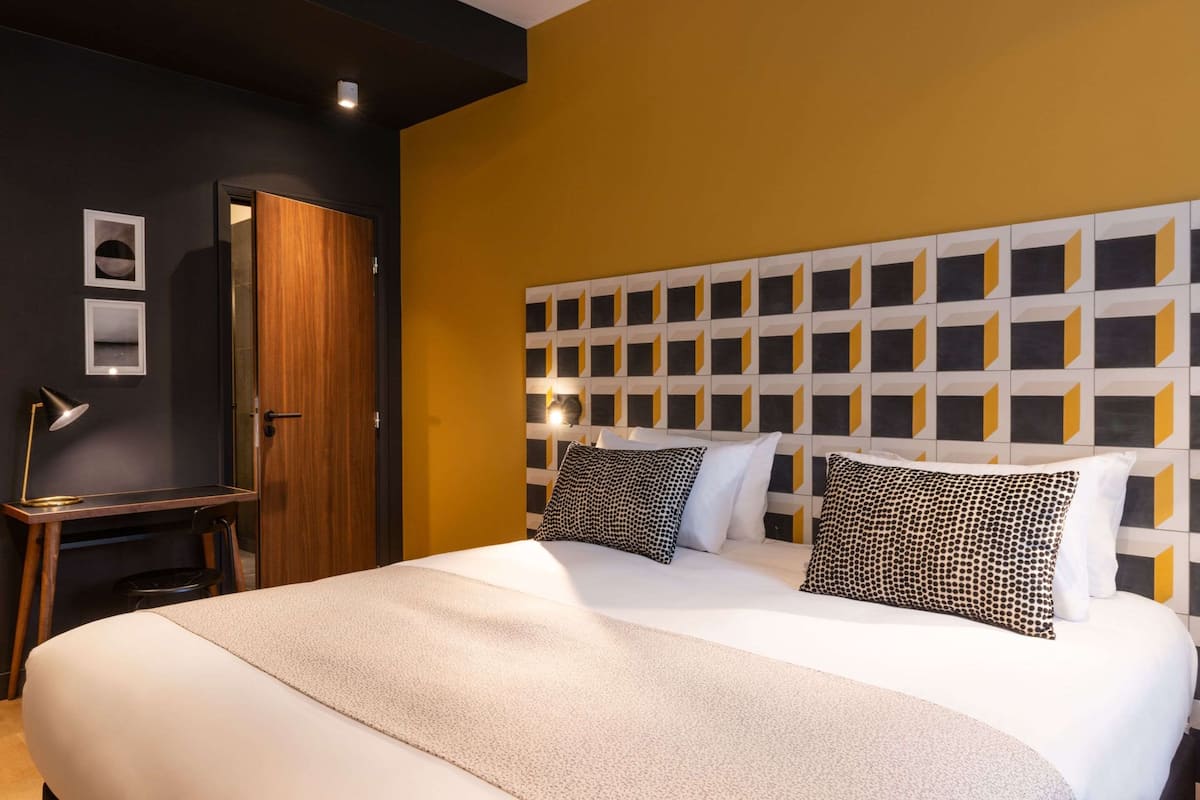 Chambre Double Supérieure (Cubik) | Literie de qualité supérieure, coffres-forts dans les chambres