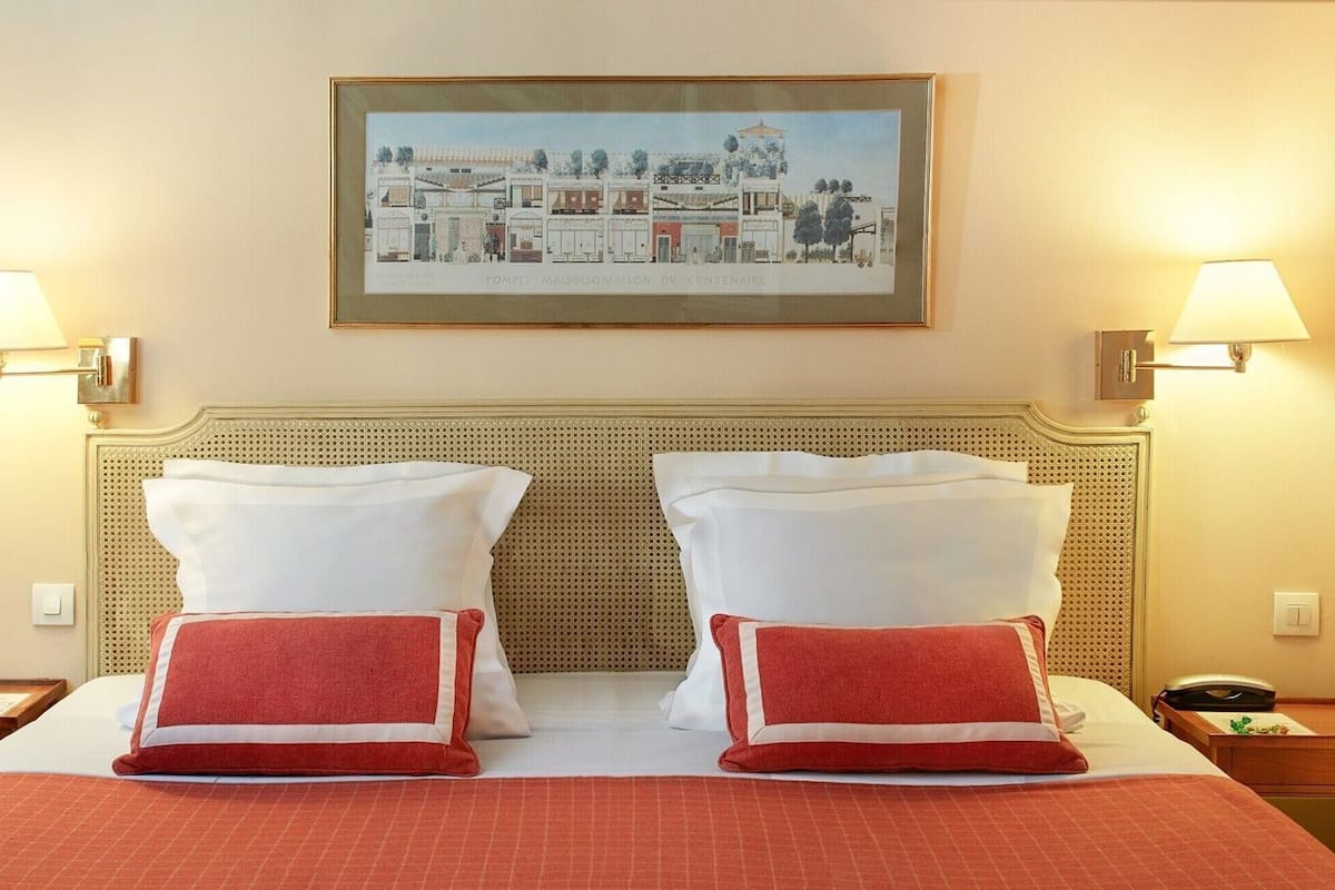 Ropa de cama de alta calidad, camas Select Comfort y minibar