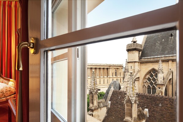 Literie de qualité supérieure, matelas Select Comfort, minibar