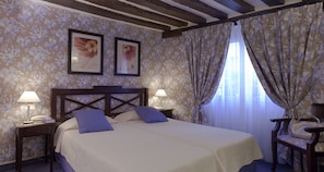 Chambre Supérieure avec lits jumeaux | Literie de qualité supérieure, minibar, coffres-forts dans les chambres