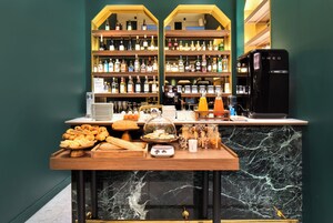 Continental breakfast on weekends (EUR 20 per person)