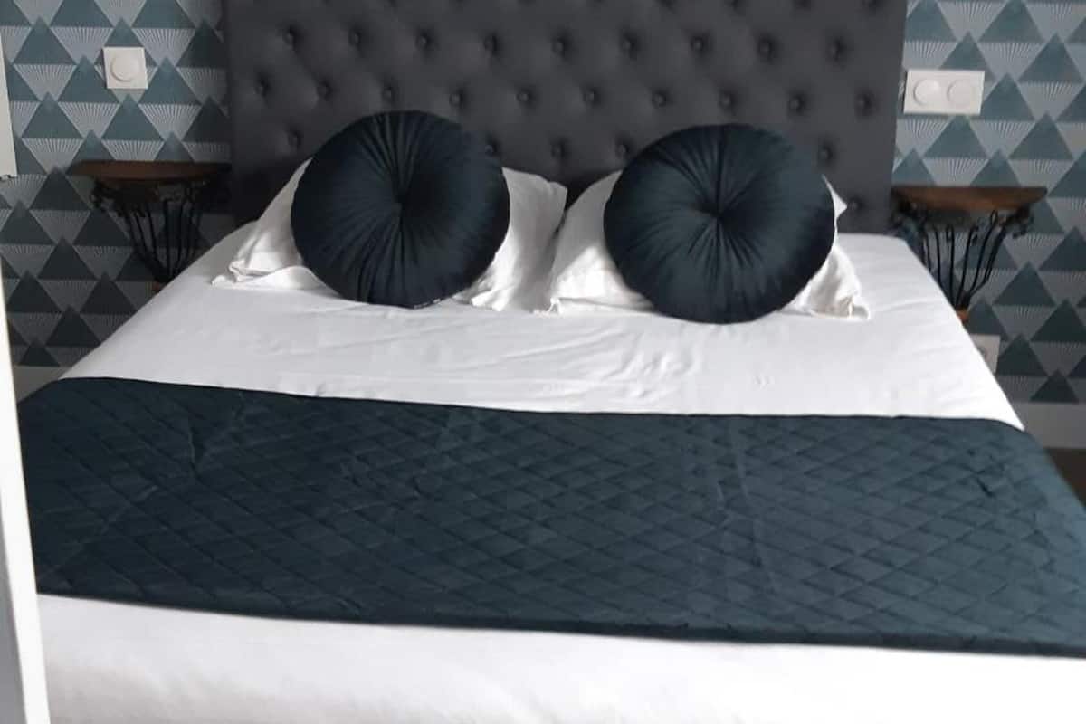 1 bedroom, premium bedding, individually decorated