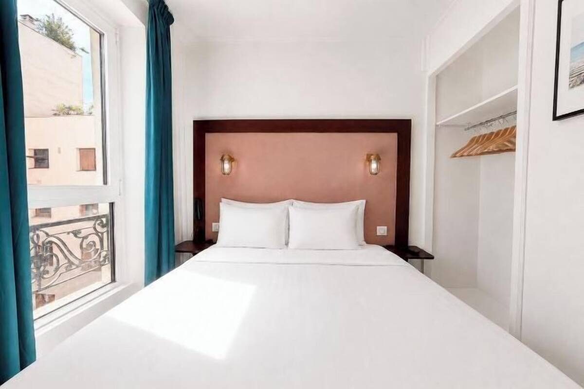 In-room safe, blackout curtains, soundproofing, free WiFi