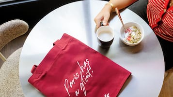 Petit déjeuner buffet servi tous les jours en supplément