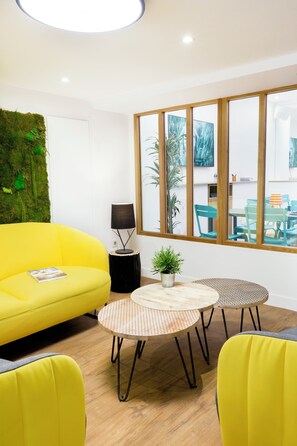 Lobby lounge - The Playce Hotel & Bar by Happyculture (Paris)