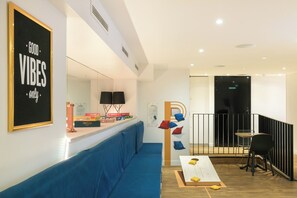 Games room - The Playce Hotel & Bar by Happyculture (Paris)