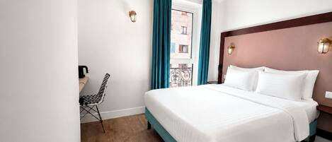 Standard Double | In-room safe, blackout drapes, soundproofing, WiFi (free)