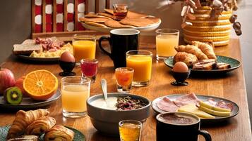 Daily buffet breakfast for a fee