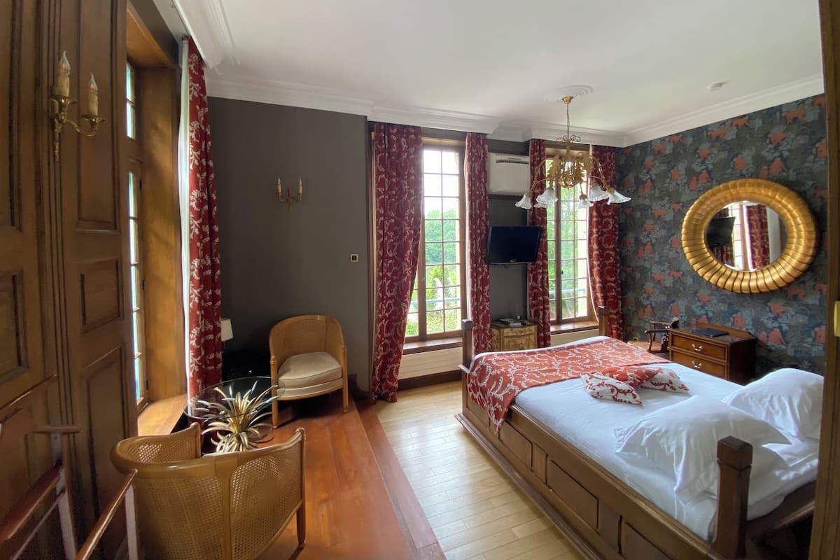 Suite, vista fiume | 2 camere, minibar, una cassaforte in camera, una scrivania