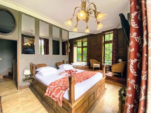 Suite, River View