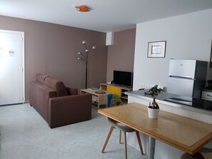 Comfort-Apartment, 1 Queen-Bett und Schlafsofa, Blick auf den Innenhof