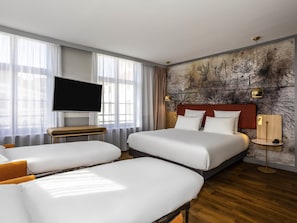 Minibar y caja de seguridad en la habitación