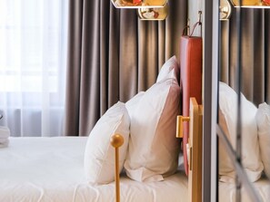 Minibar, in-room safe, laptop workspace, blackout curtains - Mercure Saint Omer Centre Gare  (Saint-Omer)