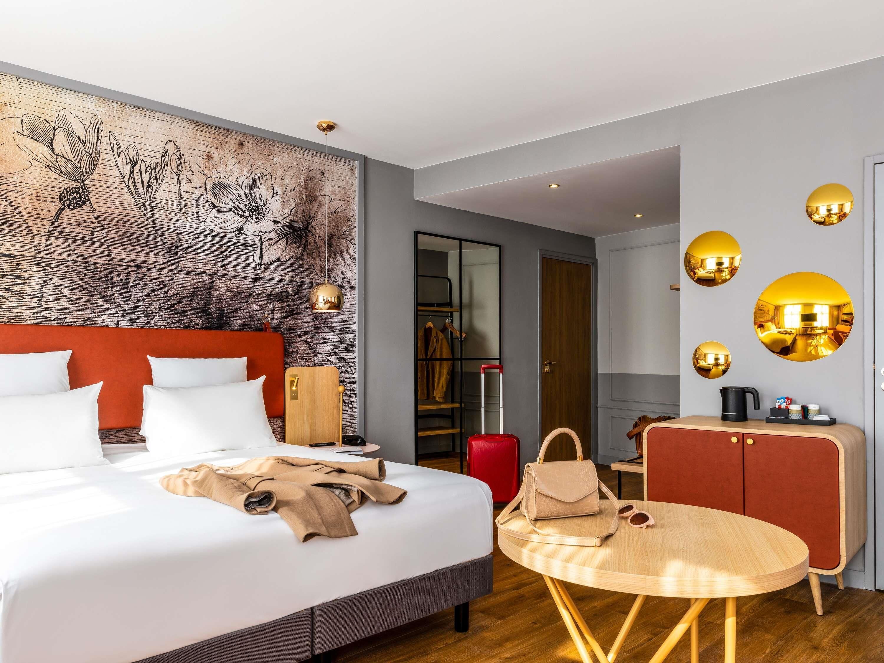 Junior Suite, 1 Double Bed with Sofa bed | Minibar, in-room safe, laptop workspace, blackout curtains