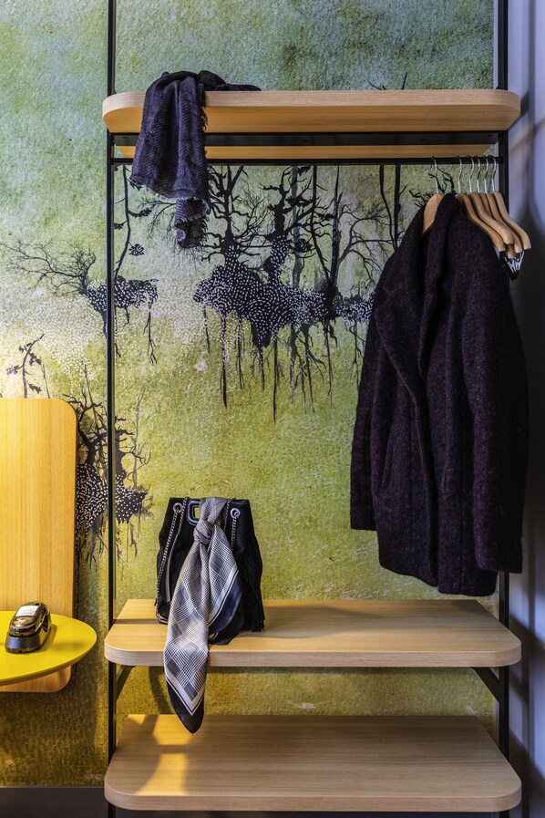 Habitación clásica con 2 camas individuales, 2 camas individuales | Minibar y caja de seguridad en la habitación 