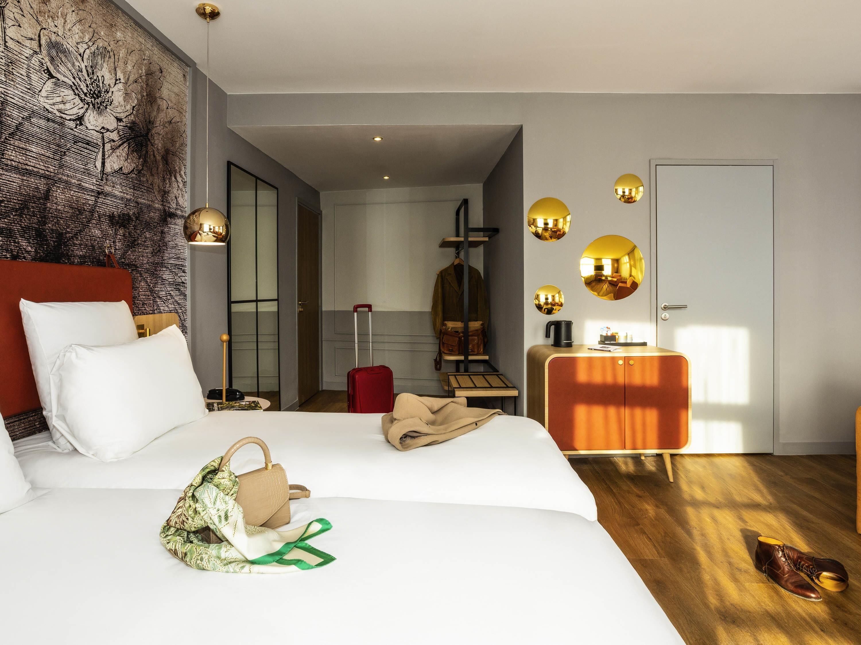 Minibar, in-room safe, laptop workspace, blackout curtains