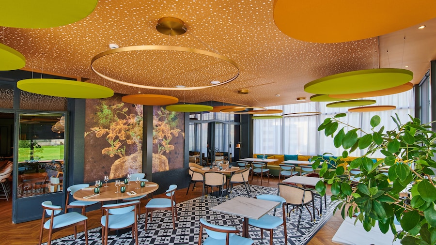 圣奥梅尔中心车站美居酒店