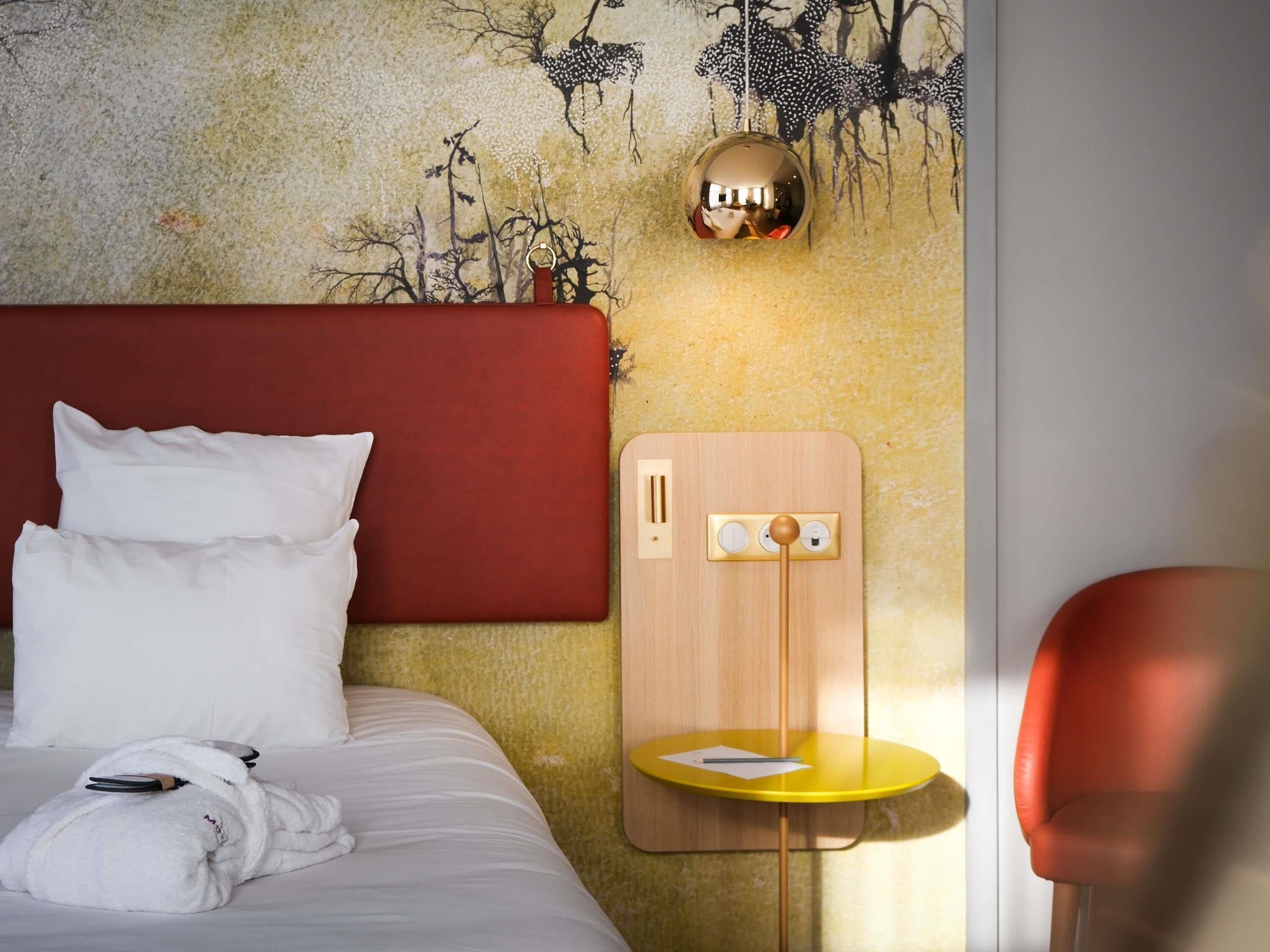 Privilege, Room, 1 Double Bed | Minibar, in-room safe, laptop workspace, blackout drapes