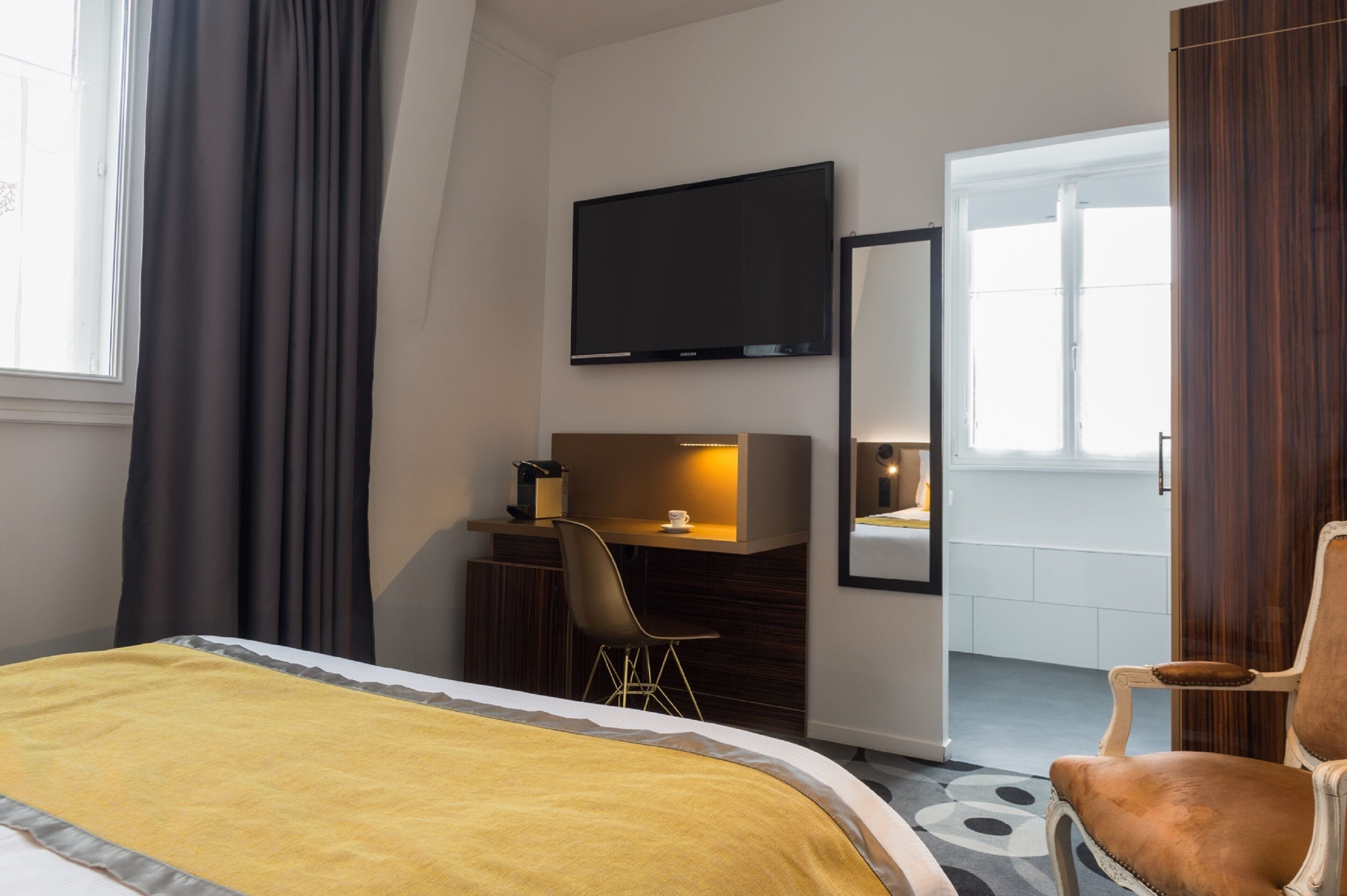 premium double room, hot tub | 1 bedroom, egyptian cotton sheets, pillow-top beds, in-room safe