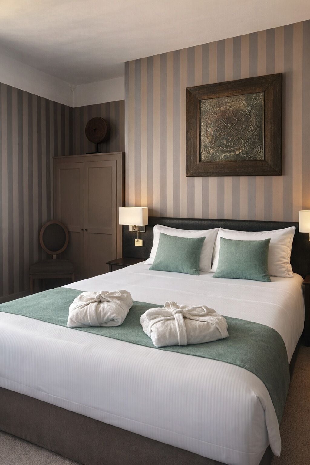 Phòng Suite Junior (4 persons) | Bộ trải giường bằng vải cotton Ai Cập, nệm có lớp đệm bông 