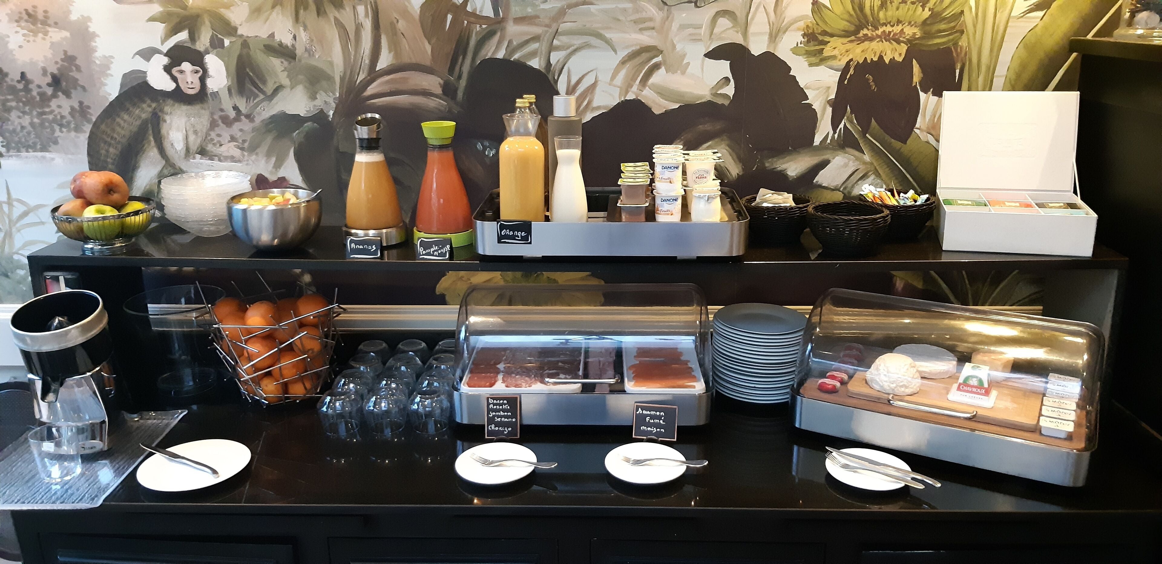 daily continental breakfast (eur 14.9 per person)