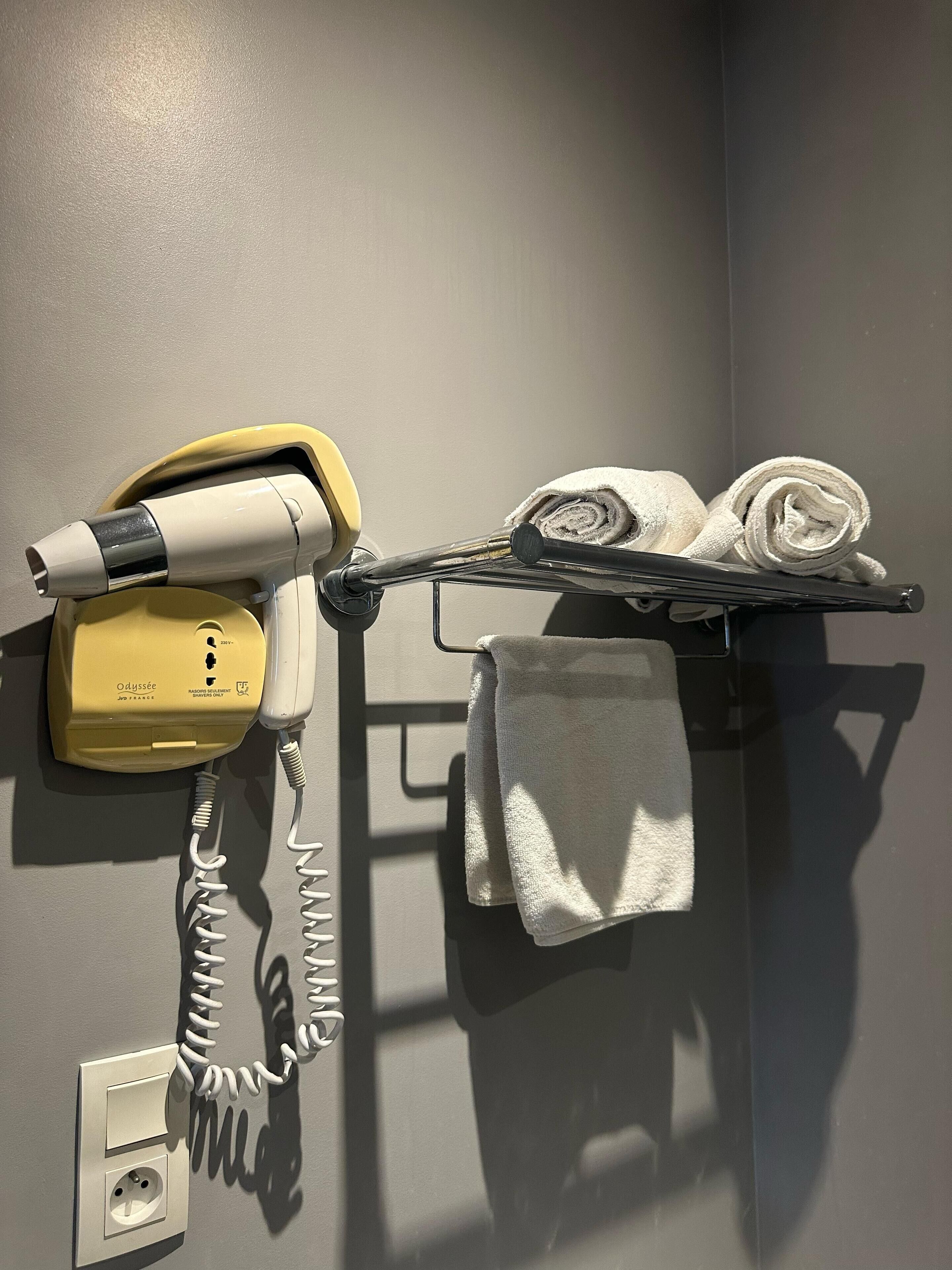 junior suite (4 persons) | bathroom | jetted bath, free toiletries, hair dryer, bathrobes