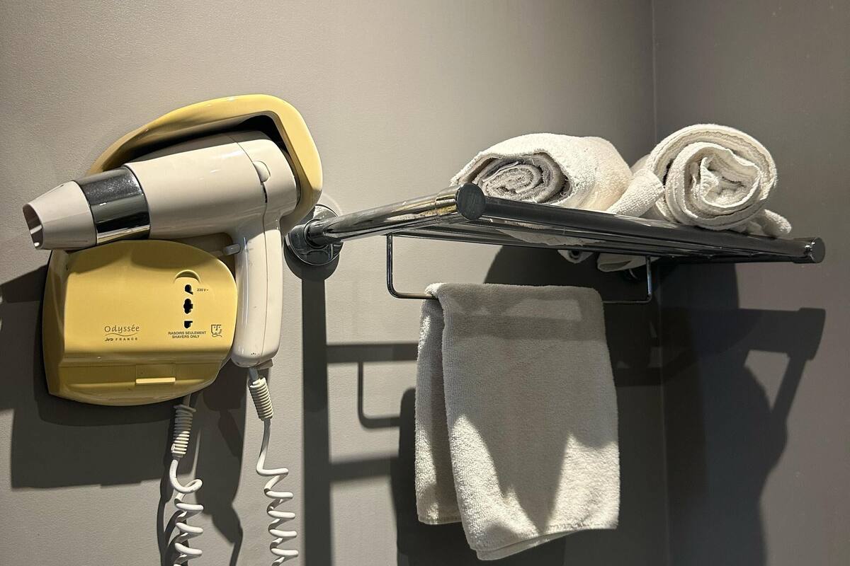 junior suite (4 persons) | bathroom | jetted bath, free toiletries, hair dryer, bathrobes