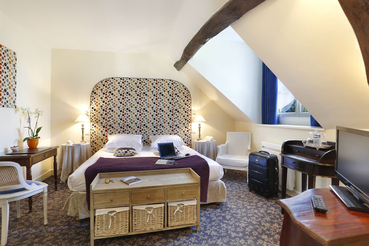 1 bedroom, premium bedding, pillowtop beds, in-room safe