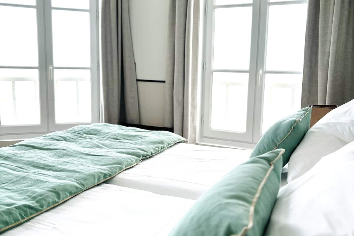 standard twin room | 1 bedroom, blackout curtains, iron/ironing board, free cots/infant beds