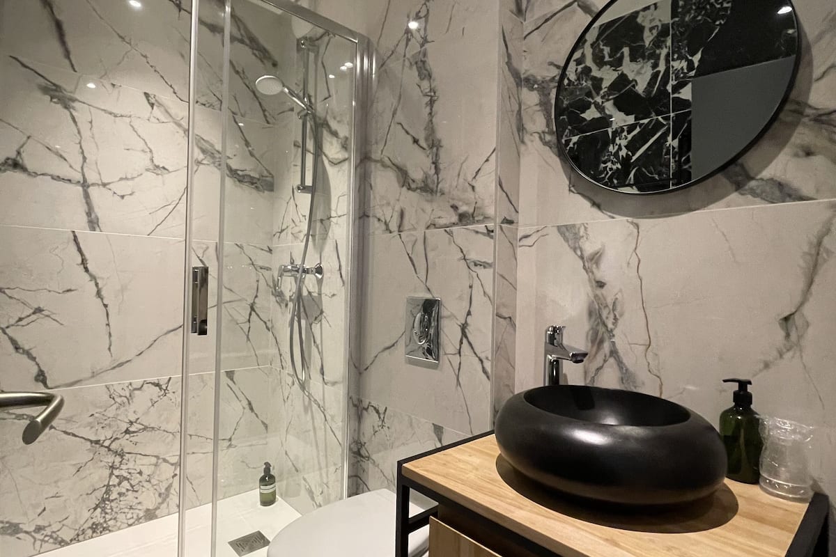 comfort double room | bathroom | hair dryer, towels