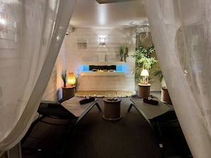 Couples treatment rooms, sauna, hot tub, steam room, Turkish bath