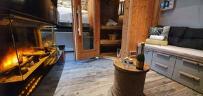 雙人療程室、三溫暖烤箱、浴缸、蒸氣室、土耳其浴、美體療程