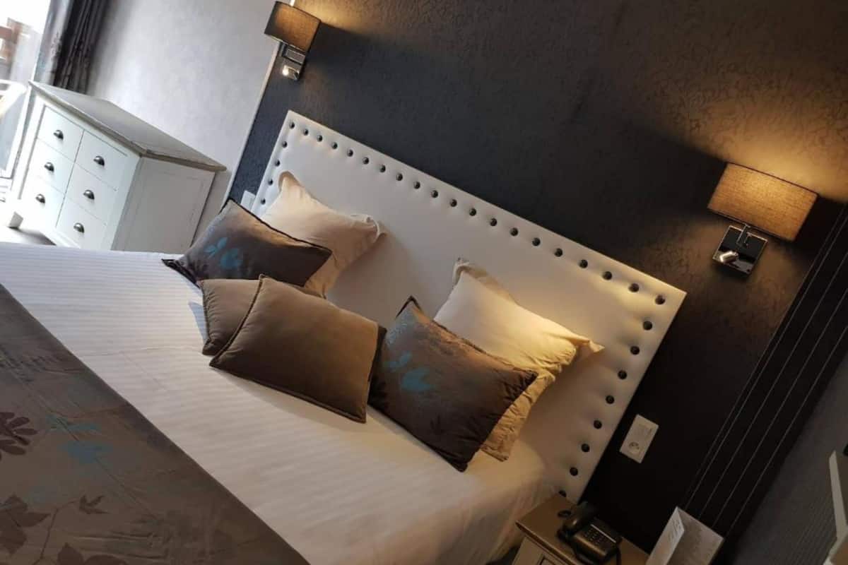 comfort double room | premium bedding, in-room safe, blackout curtains, iron/ironing board