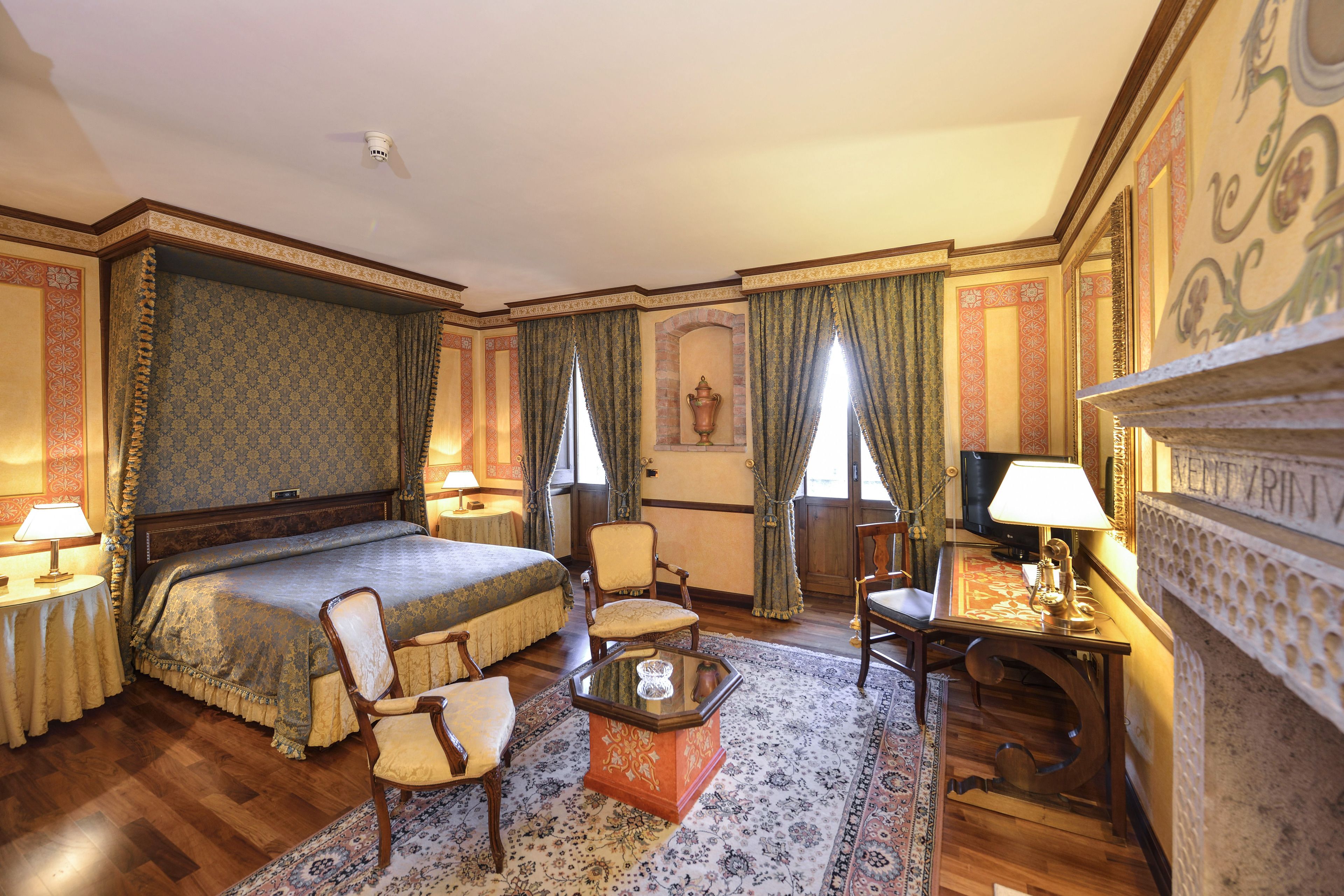 junior suite (venturini) | frette italian sheets, premium bedding, down duvets, in-room safe
