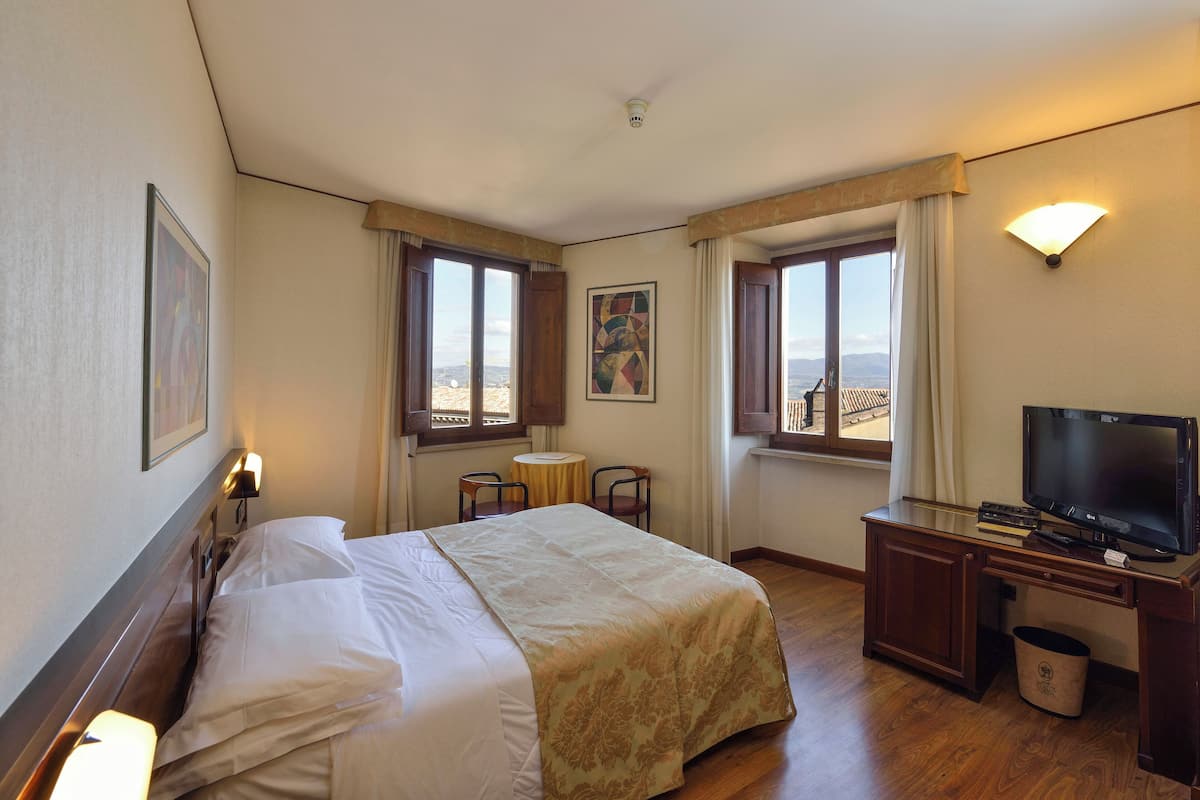 Tweepersoonskamer | 1 slaapkamer, Italiaanse Frette-lakens, luxe beddengoed