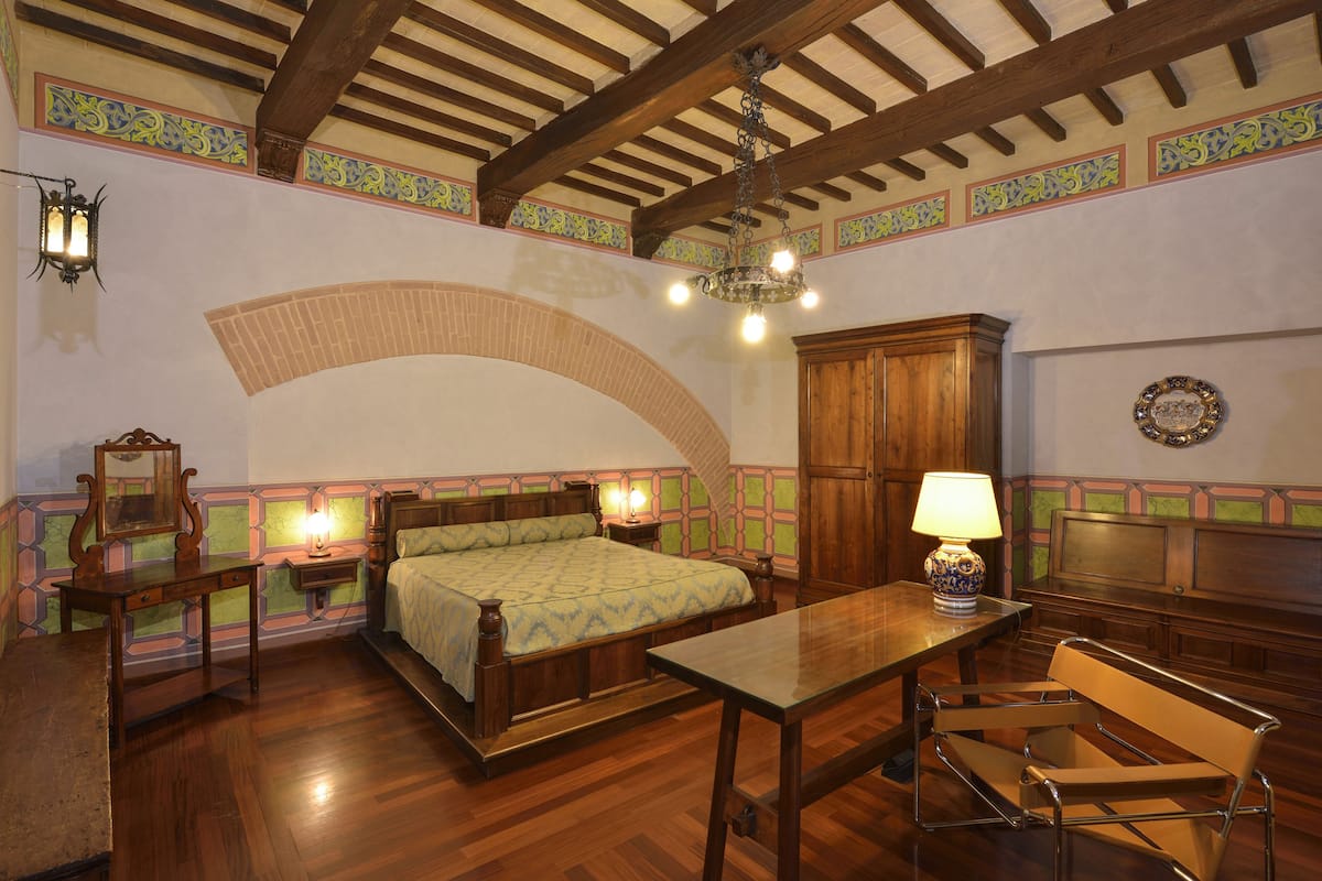 frette italian sheets, premium bedding, down duvets, in-room safe