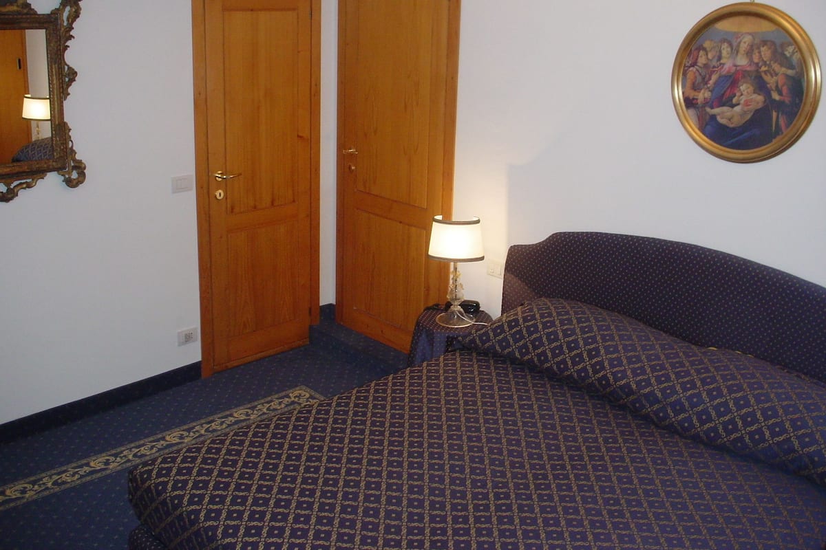 Premium bedding, in-room safe, individually decorated, blackout curtains