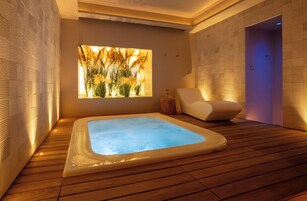 Sauna, hot tub, sports massages, massages