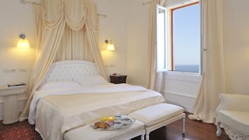 Minibar, vÀrdeförvaringsskÄp pÄ rummet och gratis wi-fi