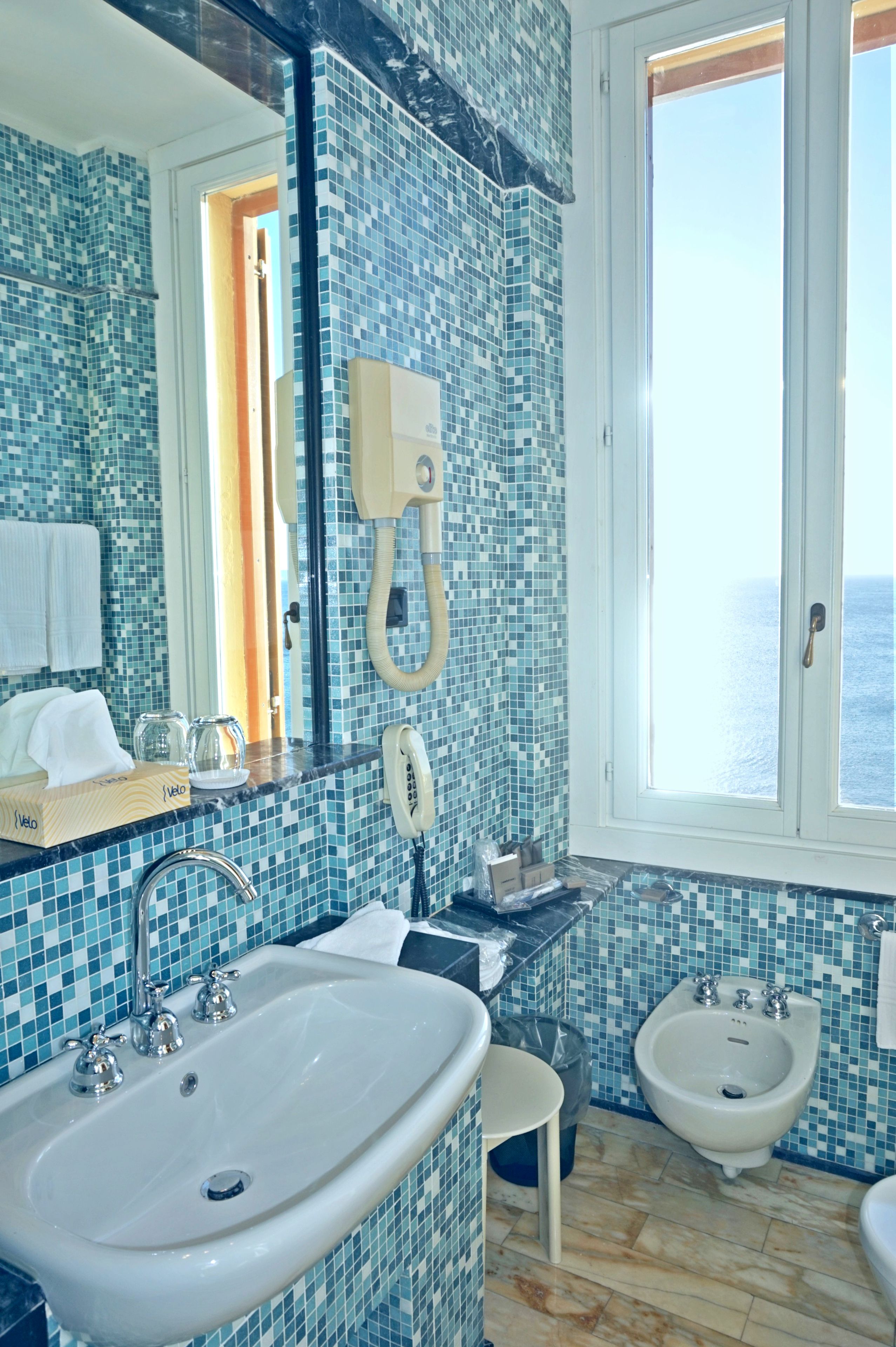 classic suite, terrace, sea view | bathroom | free toiletries, hair dryer, bathrobes, slippers