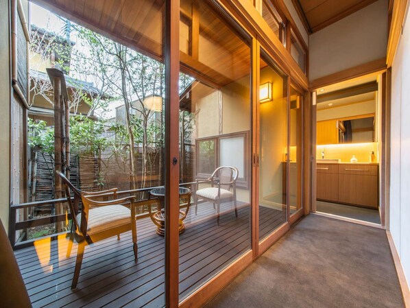 Balcony - Kashiwaya Honten (Ueda)
