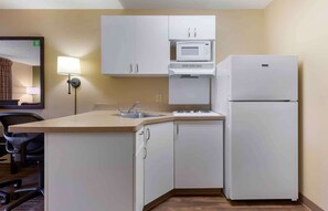 Private kitchen - Extended Stay America Suites Washington DC Herndon Dulles (Herndon)