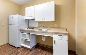 Monolocale, 1 letto queen, accessibile ai disabili, non fumatori | Cucina privata | Frigorifero con congelatore, microonde, piano cottura